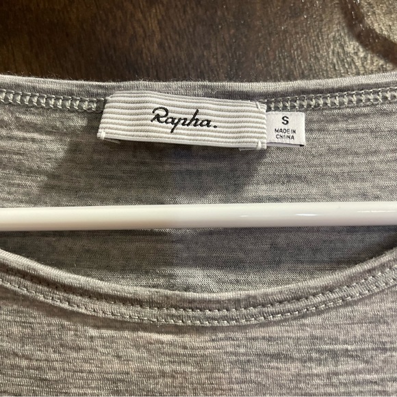 Rapha Merino Wool Gray Casual Tee Short Sleeved with Reflective tape on the back - Picture 3 of 7
